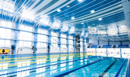 Niezmienne godziny otwarcia pływalni Uznam Arena w Świnoujściu podczas wakacji – doskonała wiadomość dla miłośników aktywnego odpoczynku