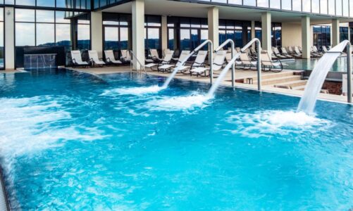 Świnoujście wprowadza atrakcyjną ofertę wakacyjną w Uznam Arena – popularnym basenie miejskim