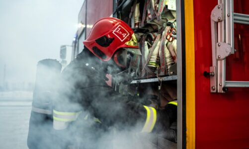 Ochotnicza Straż Pożarna w Przytorze i Karsiborzu otrzyma nowy sprzęt ratowniczy dzięki umowom podpisanym z Marszałkiem Województwa